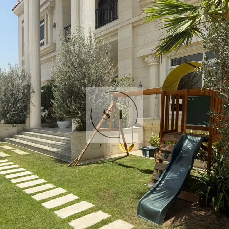 Al Quoz 2 luxury villa shine life real estate